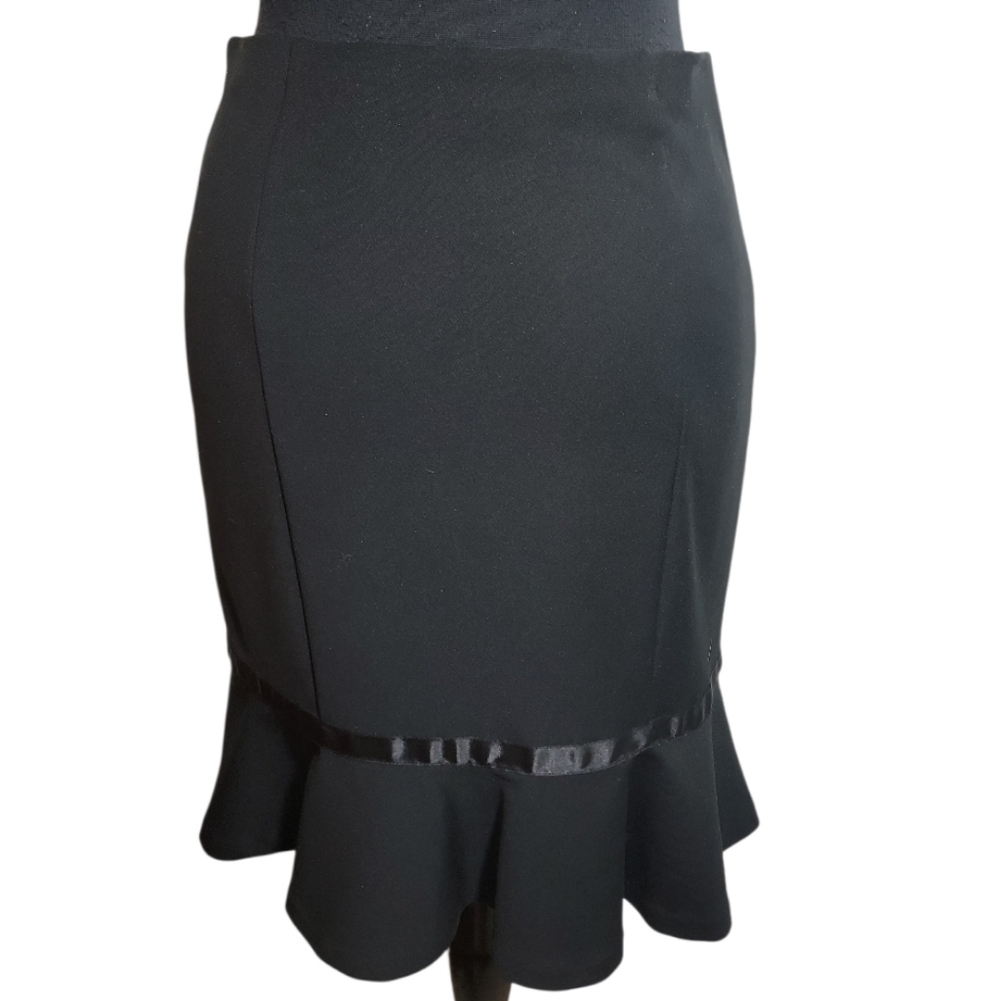 Express women's small black pencil skirt ruffle hem satin trim bodycon